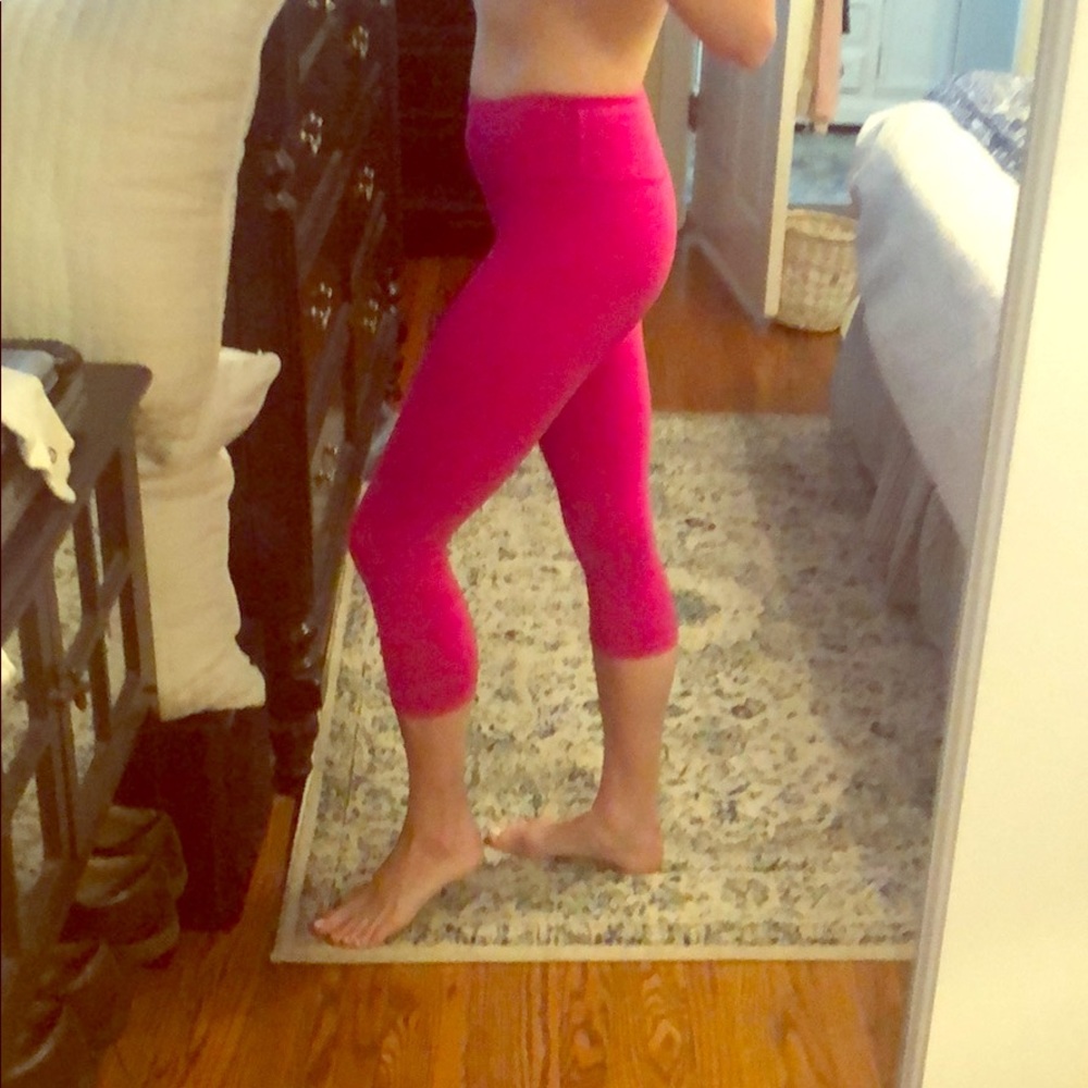 Lululemon Pink WunderUnders - mid rise size 4
